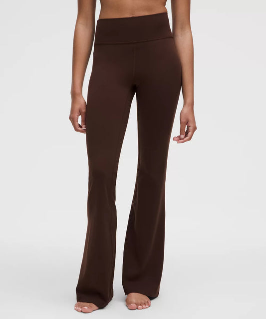 Groove Hose mit ausgestelltem Bein und hohem Bund